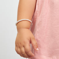 NewBorn Baby Girl Bracelet with White Pearl & Silver Daises der
