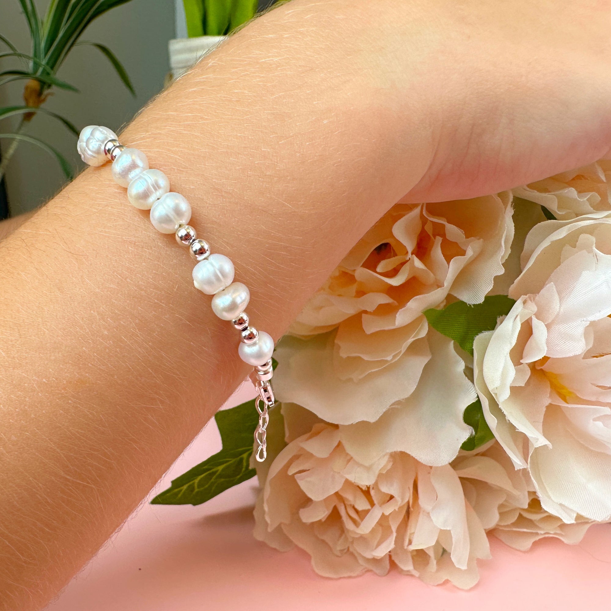 Sterling Silver Freshwater Cultured White Pearl Bracelet with Silver Beads &amp; Cross
